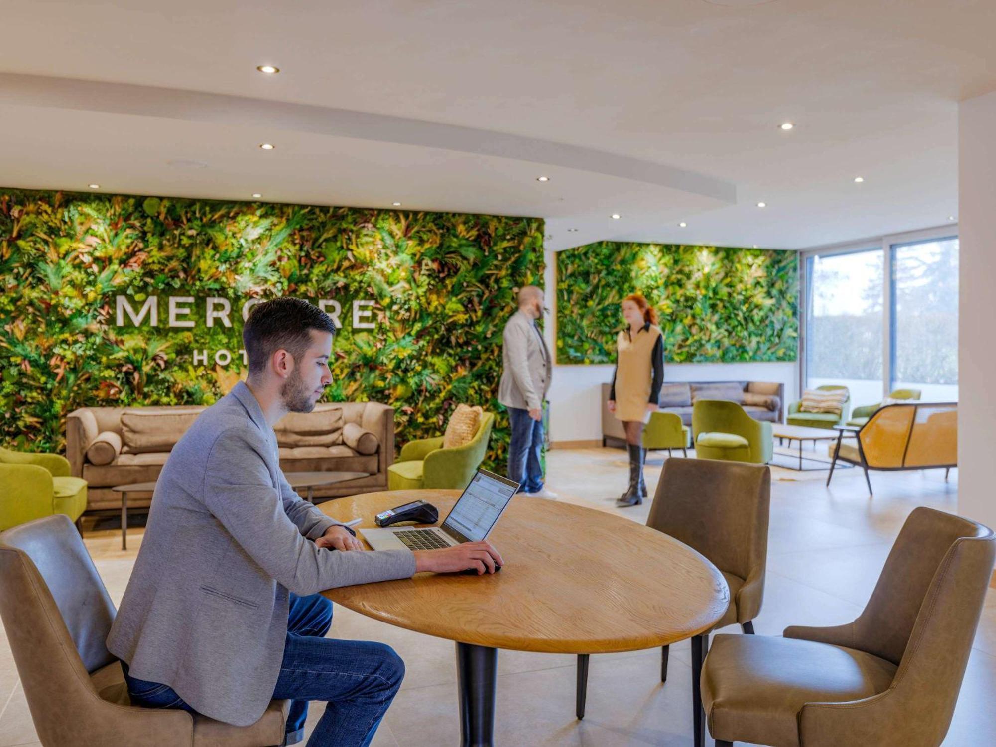 Mercure Lyon Est Villefontaine Εξωτερικό φωτογραφία